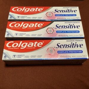 Oral Care Colgate and Scope Outlast Toothpaste Bundle New Sealed